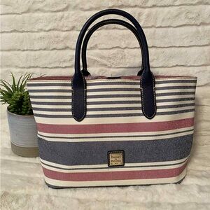 EUC Dooney & Bourke Satchel Bag